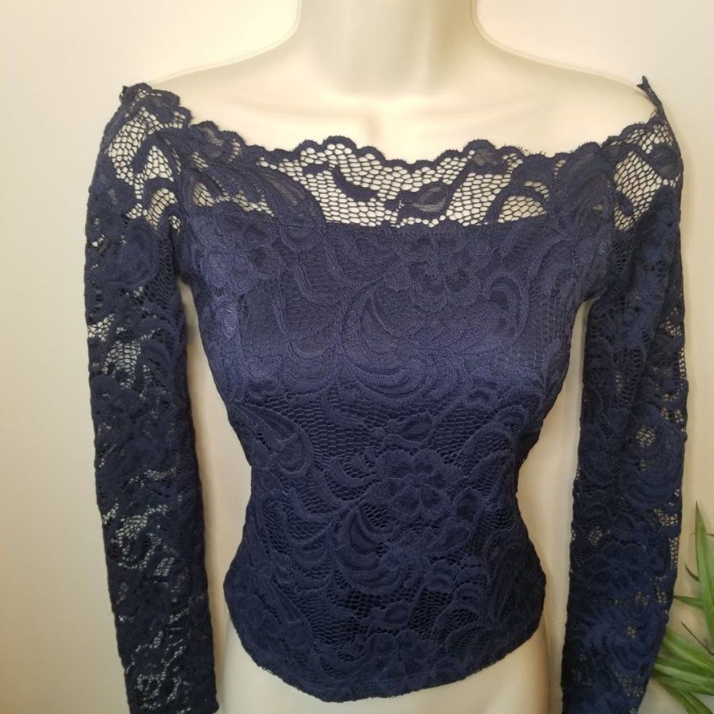 Off shoulder lace top/Small - Picture 3 of 7